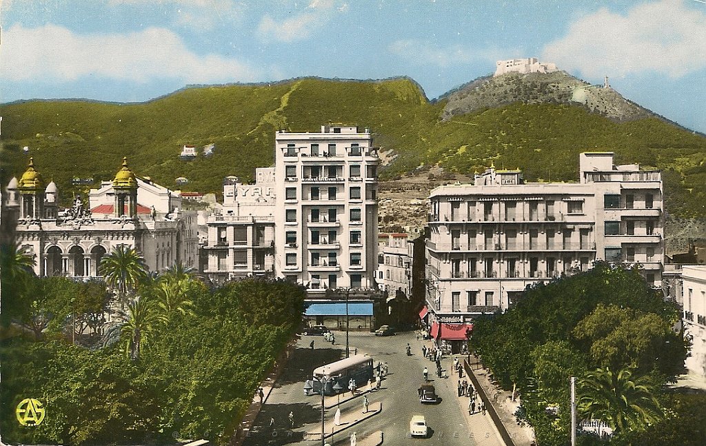 439-autre vue place Foch.jpg